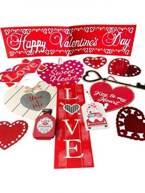 Valentine’s Day Home Decor Bundle – Hearts, Love Signs & Decorations